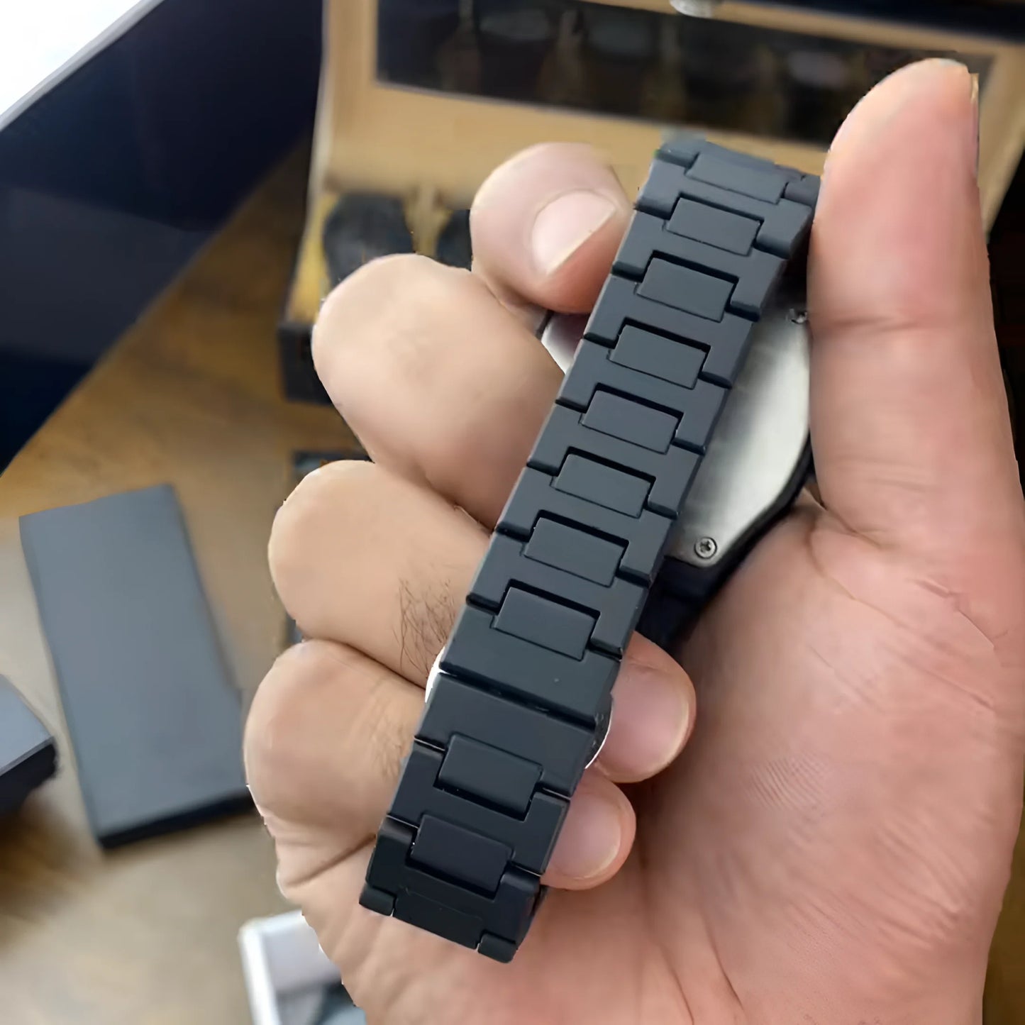 Black Arabic Aura Watch