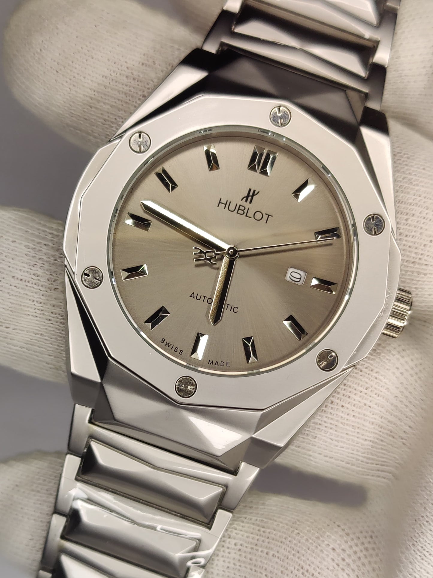 Hublot Diamond Cut Watch - Silver Grey